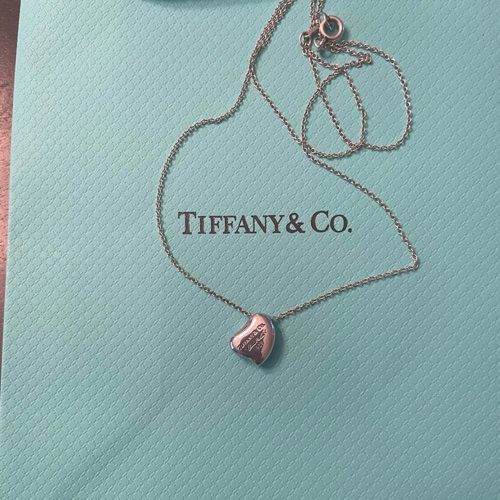 Very pretty Tiffany & Co necklace